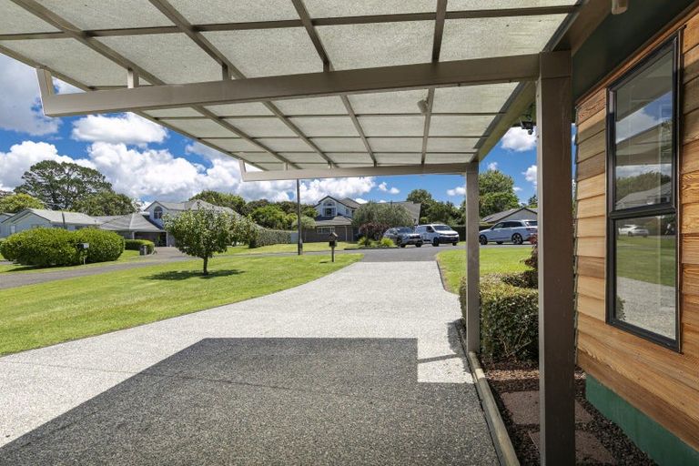 Photo of property in 11 Windfall Grove, Greenhithe, Auckland, 0632