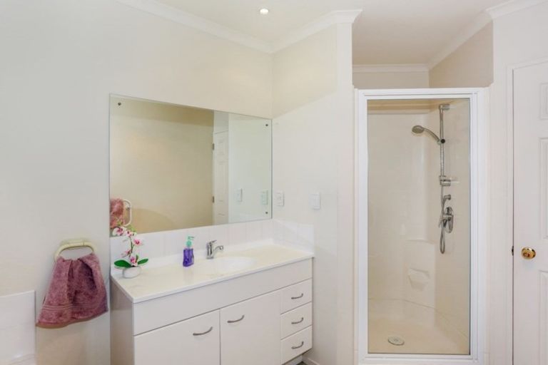 Photo of property in 16 Warriston Avenue, Waiuku, 2123