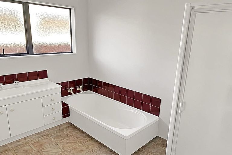 Photo of property in 162 Auckland Road, Greenmeadows, Napier, 4112