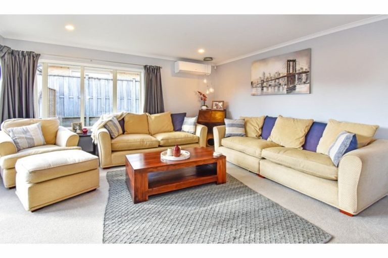 Photo of property in 69 Riverton Drive, Randwick Park, Auckland, 2105