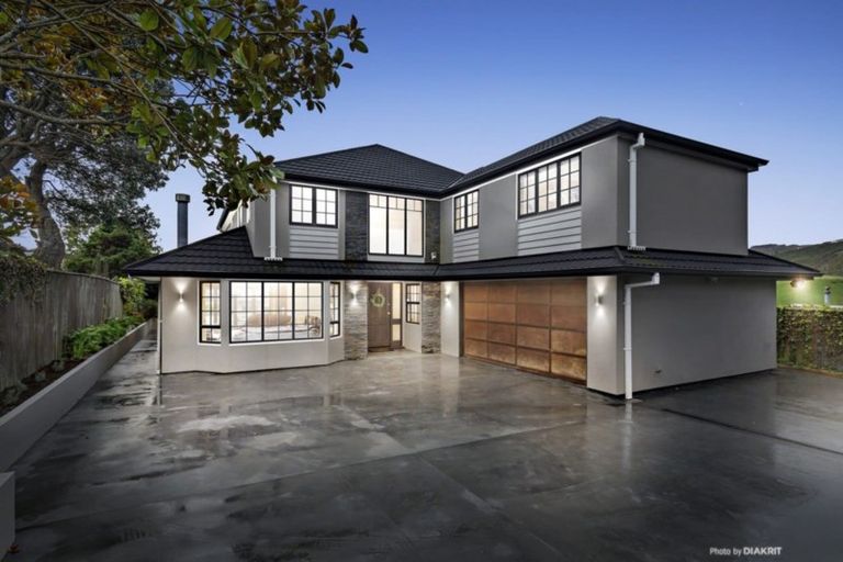 Photo of property in 12 Halswater Drive, Churton Park, Wellington, 6037