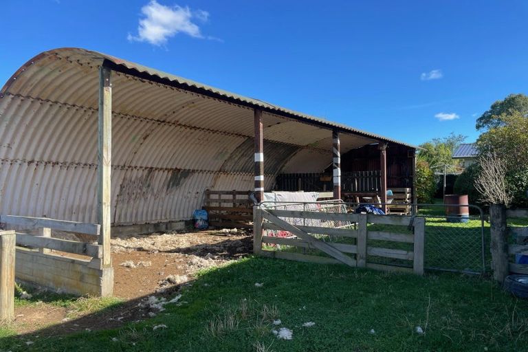 Photo of property in 71 School Road, Matamau, Dannevirke, 4977