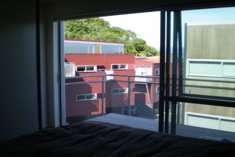 Photo of property in 21/2 Onslow Road, Khandallah, Wellington, 6035