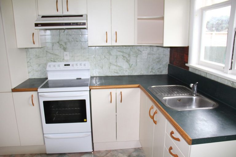 Photo of property in 8 Aberdeen Avenue, Takaro, Palmerston North, 4412