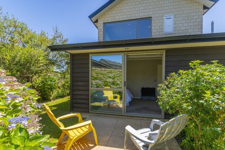 Photo of property in 8 Springhaven Lane, Paraparaumu, 5032
