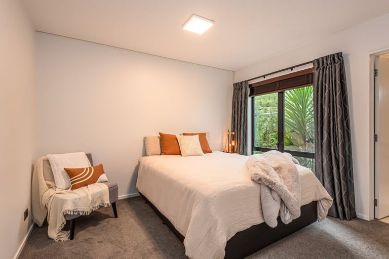 Photo of property in 14 Willowview Drive, Redwood, Christchurch, 8051