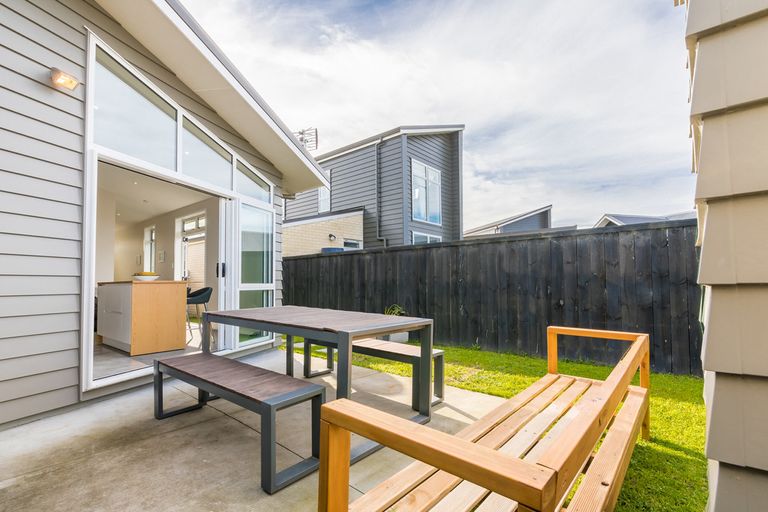 Photo of property in 7 Teal Way, Hobsonville, Auckland, 0616