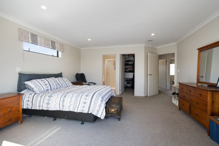 Photo of property in 42 Peter Hall Drive, Kelvin Grove, Palmerston North, 4414