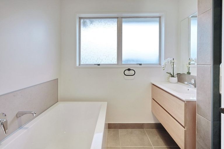 Photo of property in 75 Lakewood Drive, Burwood, Christchurch, 8083