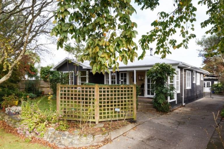 Photo of property in 7 Galway Avenue, Hokowhitu, Palmerston North, 4410