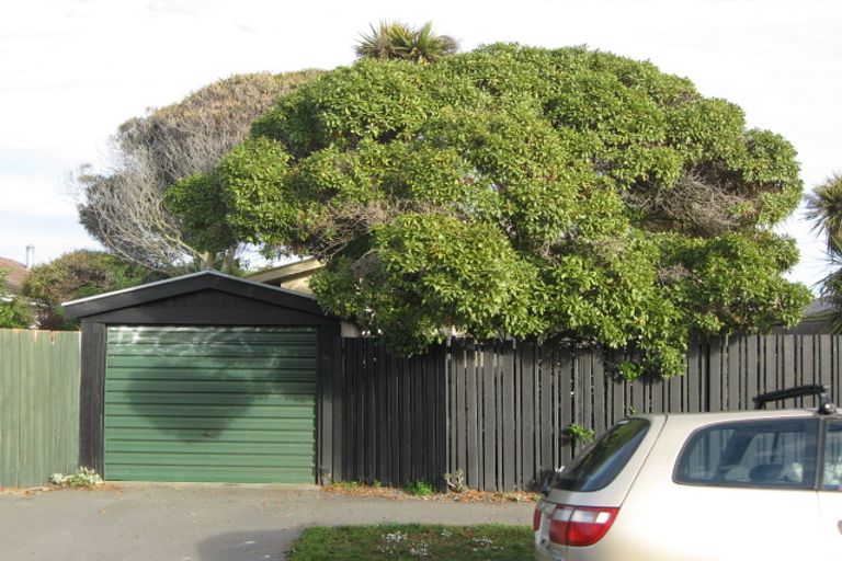 Photo of property in 2/76a Pine Avenue, New Brighton, Christchurch, 8061