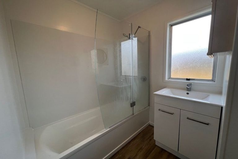 Photo of property in 57 Burundi Avenue, Clendon Park, Auckland, 2103