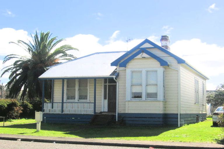 Photo of property in 22 Dinniss Avenue, Regent, Whangarei, 0112