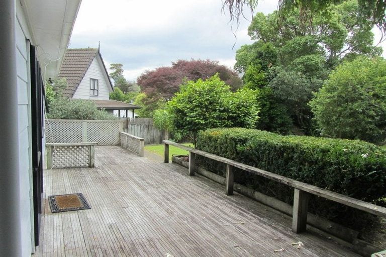 Photo of property in 23 Leiden Place, Totara Vale, Auckland, 0629