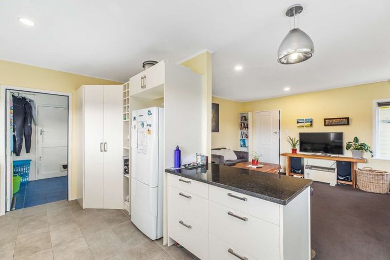 Photo of property in 1/10 Bishop Street, Green Bay, Auckland, 0604