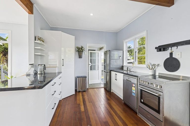 Photo of property in 20a Larsen Crescent, Tawa, Wellington, 5028