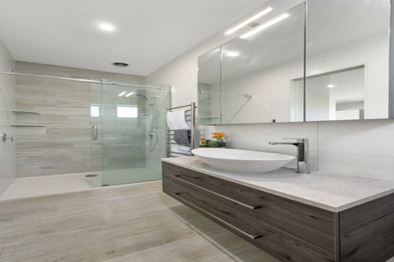 Photo of property in 7 Trident Place, Shelly Park, Auckland, 2014