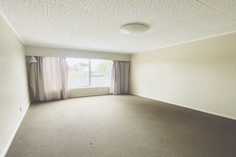 Photo of property in 72 Ridge Road, Howick, Auckland, 2014