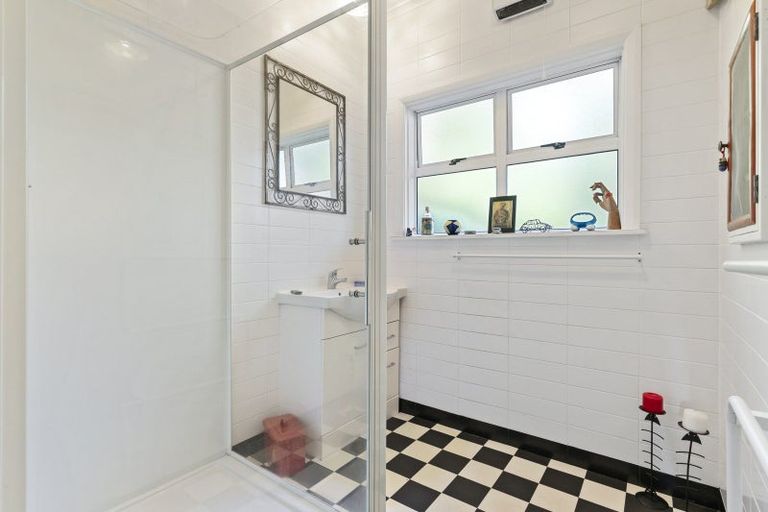 Photo of property in 137 Muritai Road, Eastbourne, Lower Hutt, 5013