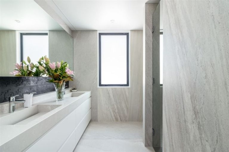 Photo of property in 31 Waiwetu Street, Fendalton, Christchurch, 8052