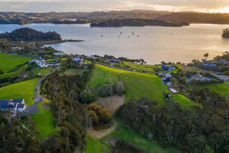 Photo of property in 220 Ridge Road, Mahurangi East, Warkworth, 0982