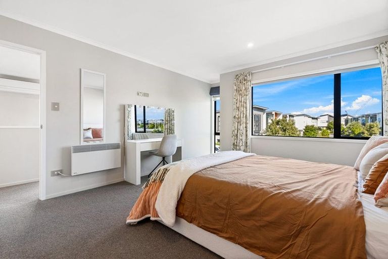 Photo of property in 21 Ian Morrison Road, Hobsonville, Auckland, 0616