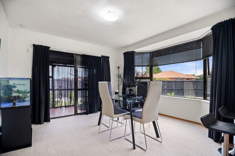 Photo of property in 14 Takaro Avenue, Sockburn, Christchurch, 8042