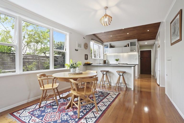 Photo of property in 116 Mokoia Road, Chatswood, Auckland, 0626