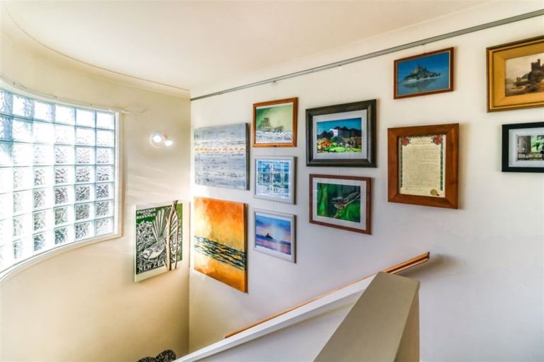 Photo of property in 215 Newcastle Road, Grandview Heights, Hamilton, 3200