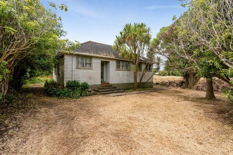 Photo of property in 5 Gisborne Terrace, Opunake, 4616