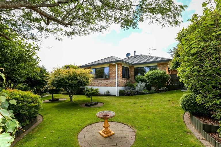 Photo of property in 5 Ashmore Drive, Frankleigh Park, New Plymouth, 4310