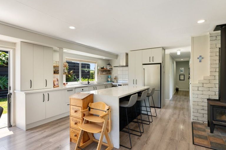 Photo of property in 15 Milsom Place, Te Puke, 3119