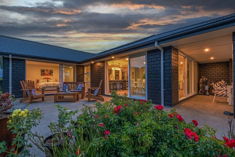 Photo of property in 541 Stoney Creek Road, Kelvin Grove, Palmerston North, 4470