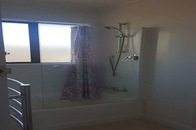 Photo of property in 8 Bobstay Lane, Whitby, Porirua, 5024