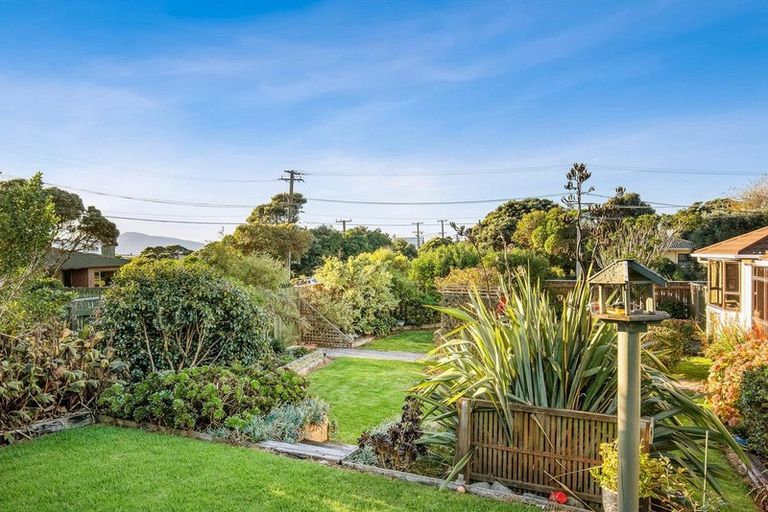 Photo of property in 2 Te Miti Street, Paekakariki, 5034