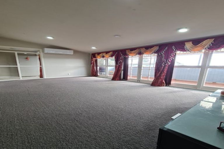 Photo of property in 39 Sunnyside Road, Sunnyvale, Auckland, 0612