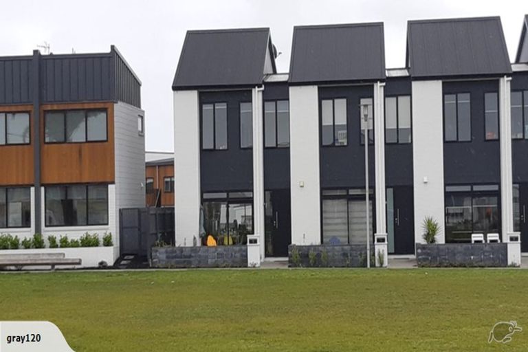 Photo of property in 18 Alexander Willis Crescent, Hobsonville, Auckland, 0616