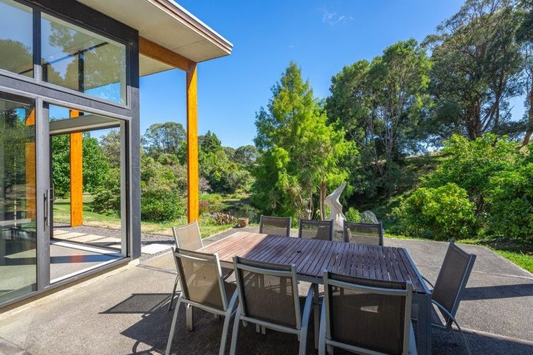 Photo of property in 86 Derham Road, Te Horo, Otaki, 5581