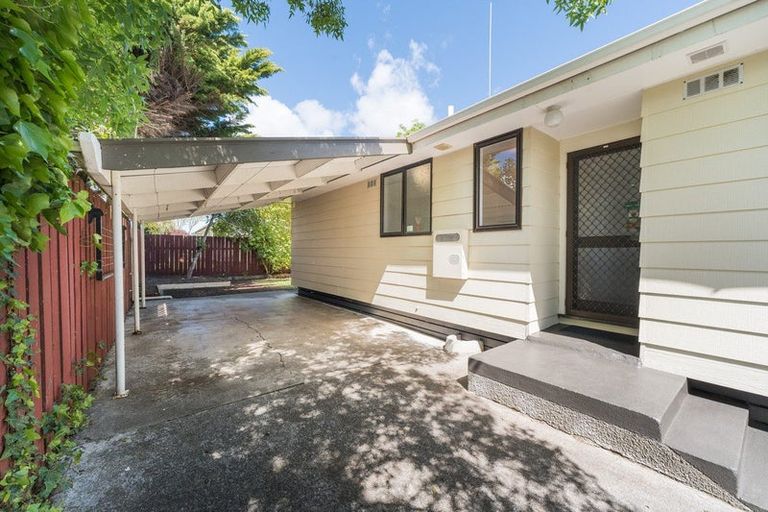 Photo of property in 9 Adams Place, Kelvin Grove, Palmerston North, 4414