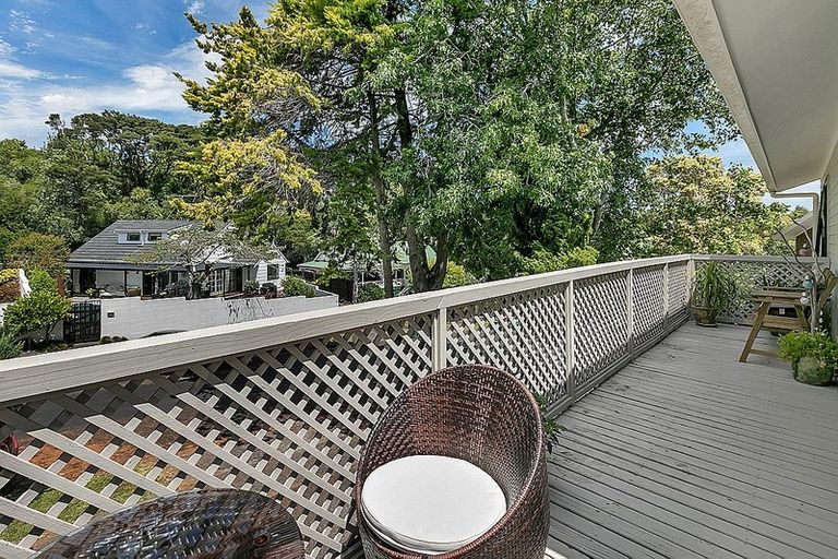 Photo of property in 17 Holyoake Place, Chatswood, Auckland, 0626