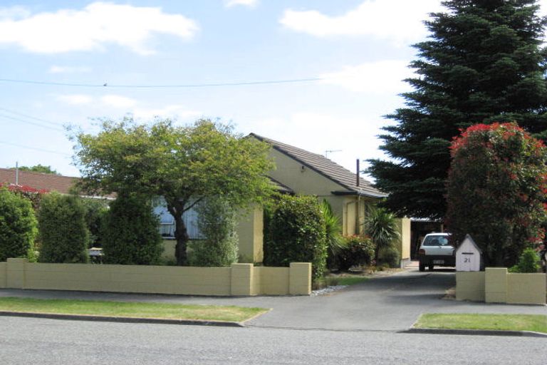 Photo of property in 21 Dinton Street, Russley, Christchurch, 8042