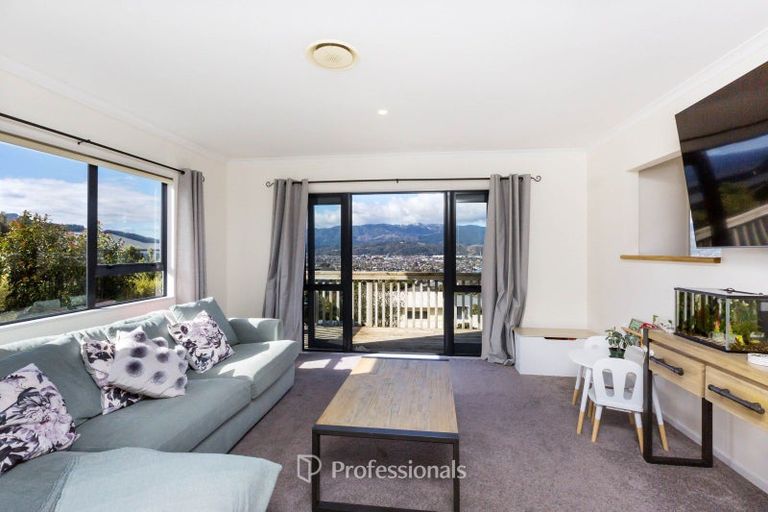Photo of property in 28 Kirton Drive, Riverstone Terraces, Upper Hutt, 5018