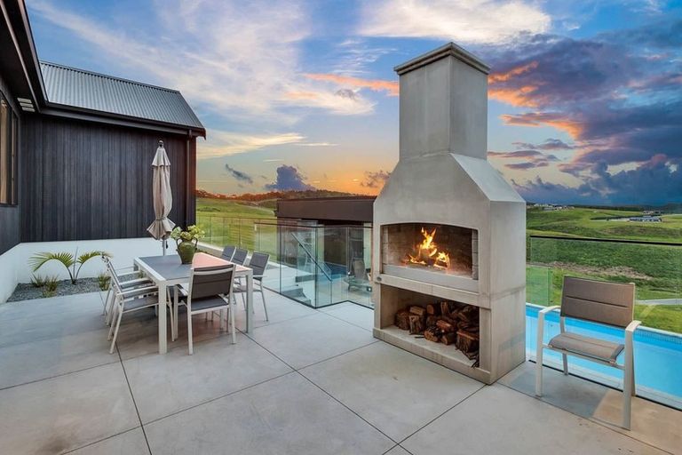 Photo of property in 110 Ahumoana Road, Okura Bush, Silverdale, 0794