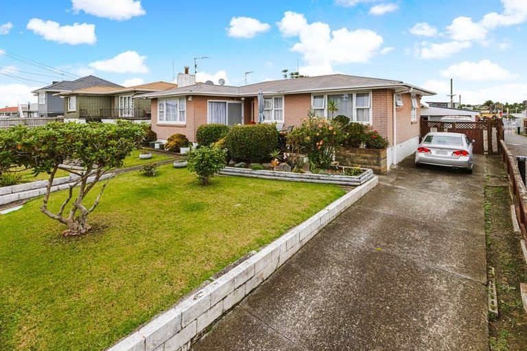 Photo of property in 37 Ferguson Street, Manurewa East, Auckland, 2102