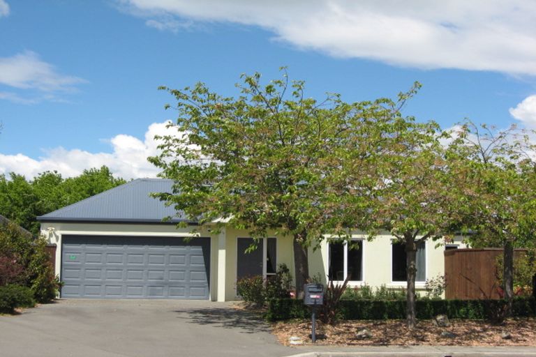Photo of property in 7 Carmana Gardens, Rangiora, 7400