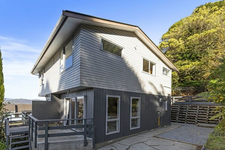 Photo of property in 85a Mulberry Street, Normandale, Lower Hutt, 5010