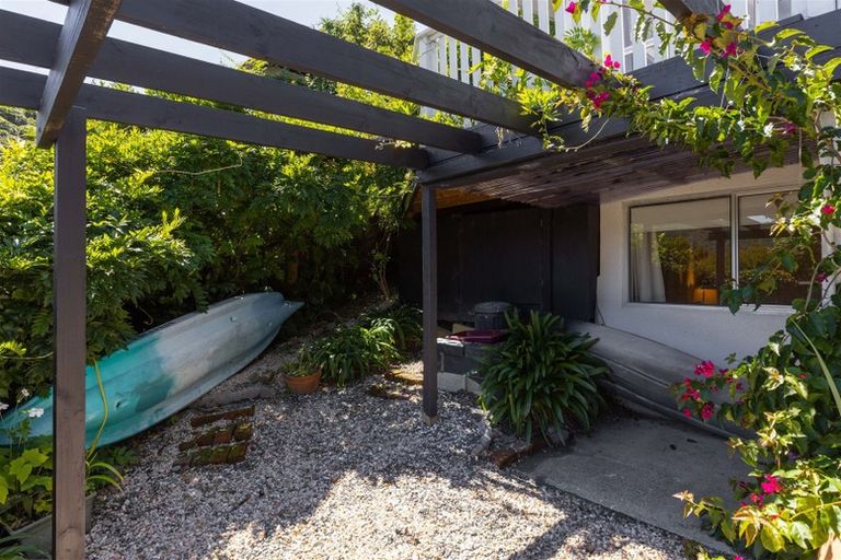 Photo of property in 4 Amelia Crescent, Waikawa, Picton, 7220