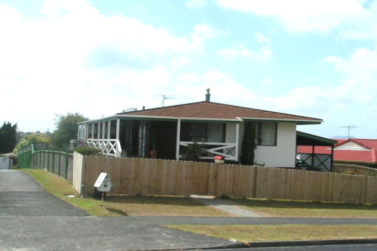 Photo of property in 25 Kennedy Avenue, Forrest Hill, Auckland, 0620
