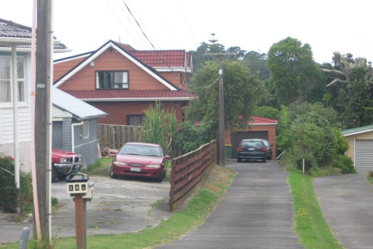 Photo of property in 2/14 Roberts Road, Glenfield, Auckland, 0629
