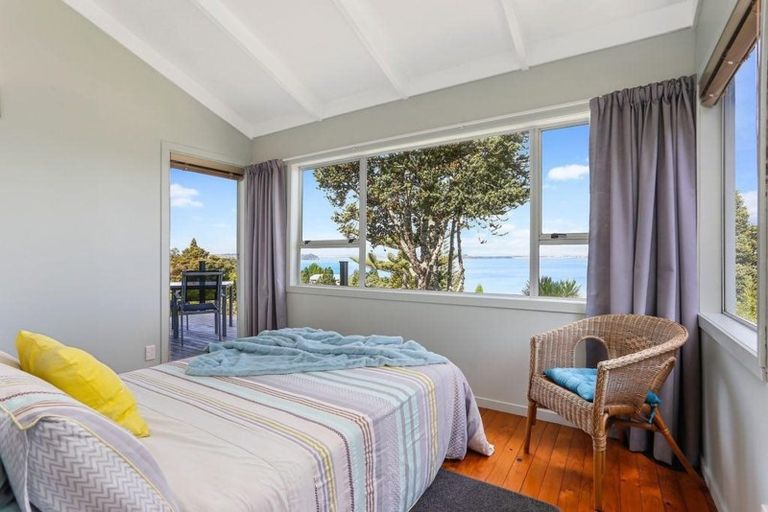 Photo of property in 27 Takahe Road, Titirangi, Auckland, 0604